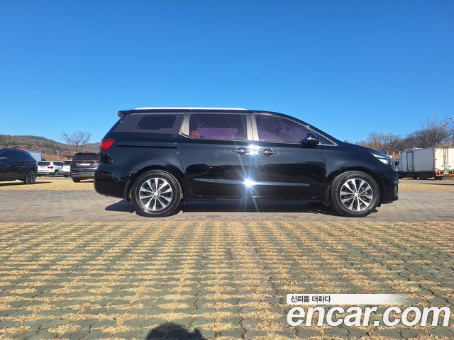 Kia Carnival из Кореи Encar