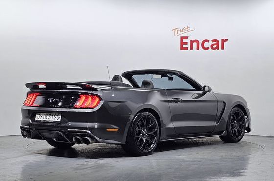 Ford Mustang Convertible — пробег 53 706 км — фото 2 из 5