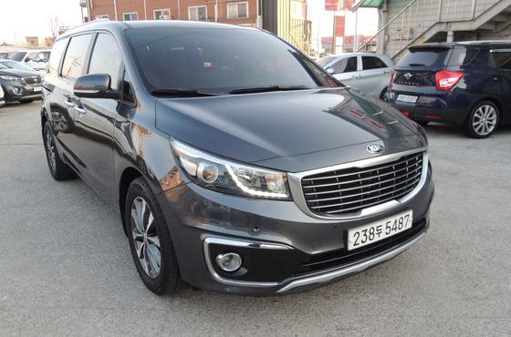 Kia Carnival 9-seater Luxury — пробег 179 517 км — фото 3 из 5