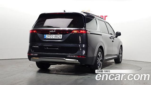 Kia Carnival 9-Seater Noblesse — пробег 10 012 км — фото 2 из 5