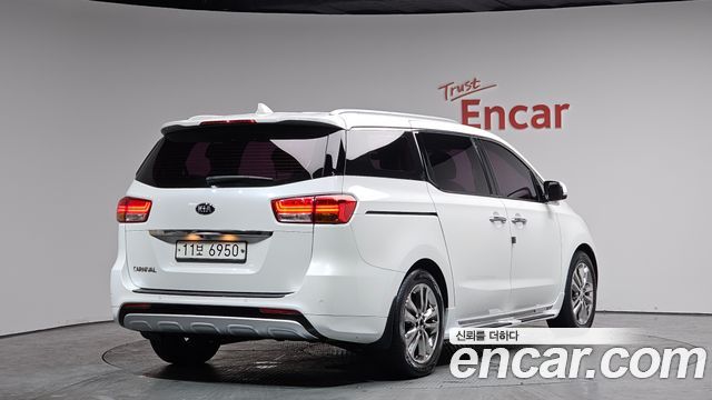 Kia Carnival из Кореи Encar