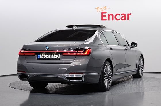 BMW 7-Series 740Li xDrive Design Pure Excellence — пробег 137 253 км — фото 2 из 5