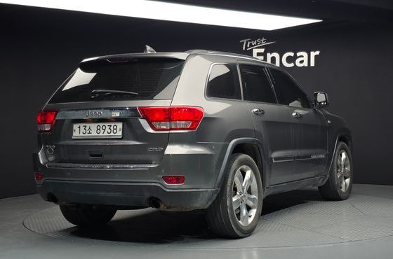 Jeep Cherokee 3.0 Diesel Overland WK2 — пробег 226 599 км — фото 2 из 5