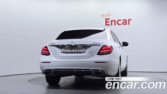 Mercedes-Benz E-Class из Кореи Encar