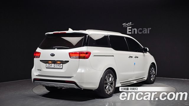 Kia Carnival из Кореи Encar