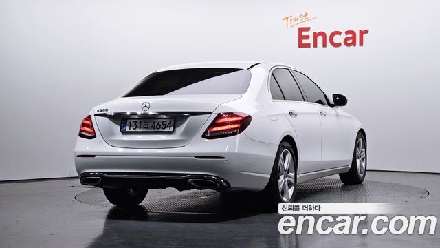 Mercedes-Benz E-Class E200 Avantgarde — пробег 93 330 км — фото 2 из 5
