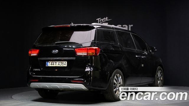 Kia Carnival из Кореи Encar