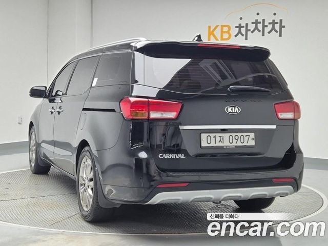 Kia Carnival из Кореи Encar
