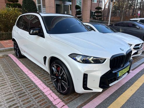 BMW X5 M60i — пробег 38 600 км — фото 1 из 5