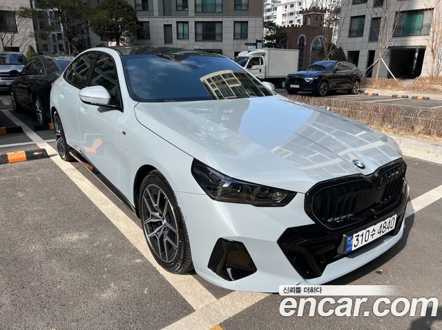 BMW 5-Series 520i Special Edition — пробег 45 000 км — фото 1 из 5