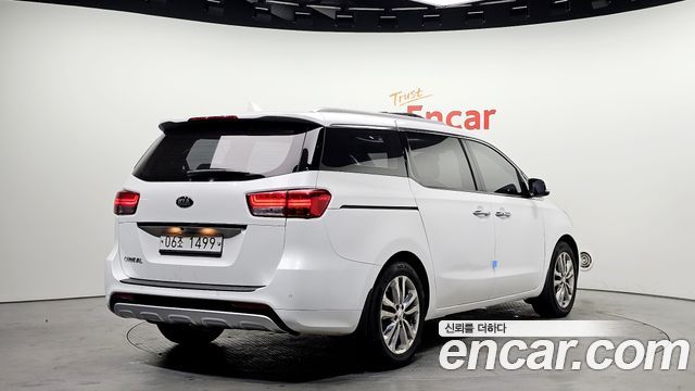 Kia Carnival 9-seater Luxury — пробег 175 580 км — фото 2 из 5