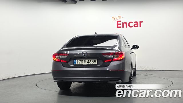 Honda Accord 2.0 Hybrid Touring — пробег 38 661 км — фото 4 из 5