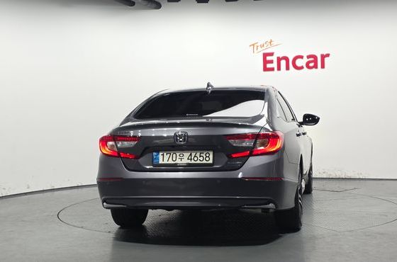Honda Accord 2.0 Hybrid Touring — пробег 38 661 км — фото 4 из 5