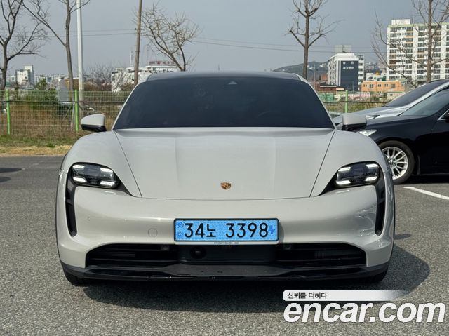 Porsche Taycan 4S Cross Turismo — пробег 5 500 км — фото 3 из 5