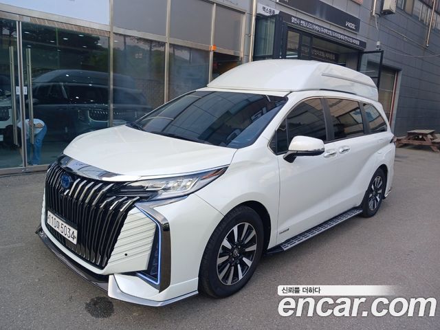 Toyota Sienna 2.5 Hybrid 2WD — пробег 70 000 км — фото 1 из 5