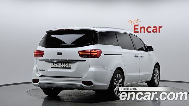Kia Carnival из Кореи Encar