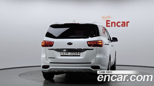 Kia Carnival из Кореи Encar