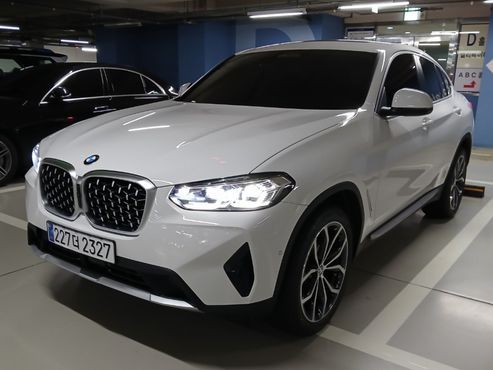 BMW X4 xDrive20i xLine — пробег 1 700 км — фото 2 из 5