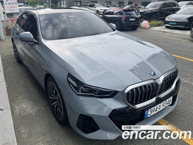 BMW 5-Series 520i M Sport — пробег 1 760 км — фото 2 из 5