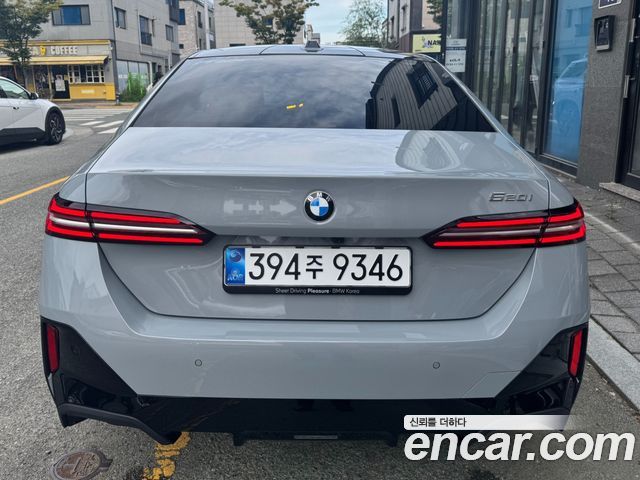 BMW 5-Series 520i M Sport — пробег 1 760 км — фото 4 из 5