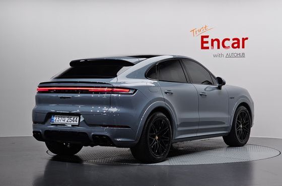 Porsche Cayenne 3.0 E-Hybrid Coupe — пробег 34 852 км — фото 2 из 5