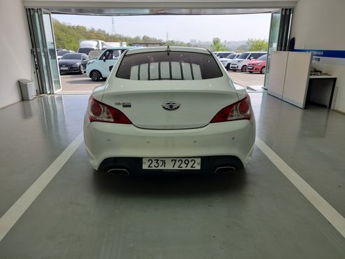 Hyundai Genesis 200 Turbo D — пробег 176 400 км — фото 4 из 5