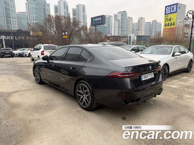 BMW 5-Series 520i M Sport — пробег 2 457 км — фото 3 из 5