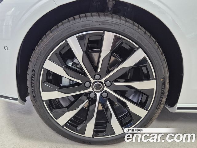 Volvo S90 из Кореи Encar