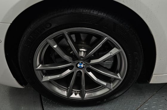 BMW 5-Series 520d xDrive M Sport Package Plus — пробег 93 000 км — фото 5 из 5