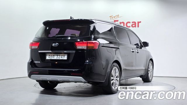 Kia Carnival из Кореи Encar