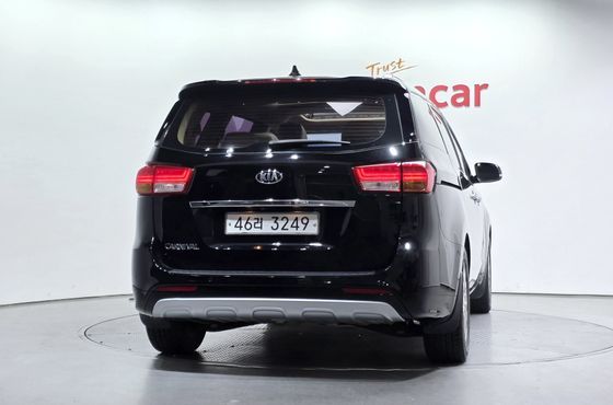 Kia Carnival 9-seater Prestige — пробег 131 824 км — фото 4 из 5
