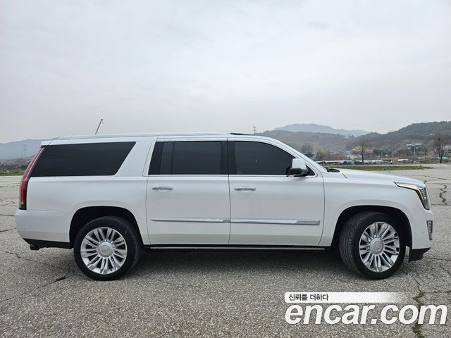 Cadillac Escalade 6.2 ESV 4th — пробег 72 000 км — фото 3 из 5