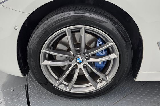 BMW 5-Series 530i xDrive M Sport Package Plus — пробег 91 000 км — фото 5 из 5