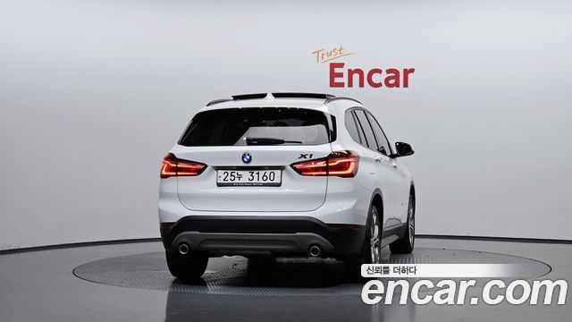 BMW X1 xDrive 20d Joy — пробег 86 976 км — фото 4 из 5