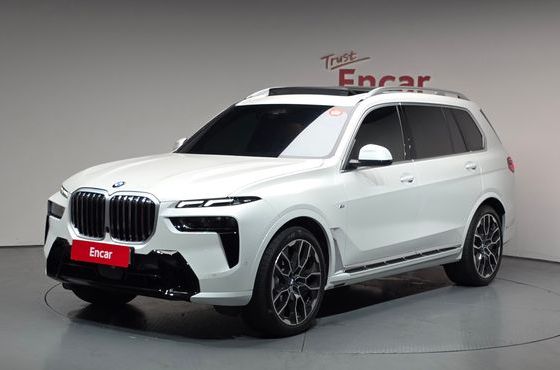 BMW X7 xDrive 40i M Sport 6STR — пробег 9 841 км — фото 1 из 5