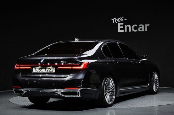 BMW 7-Series 740i Design Pure Excellence — пробег 78 000 км — фото 2 из 5