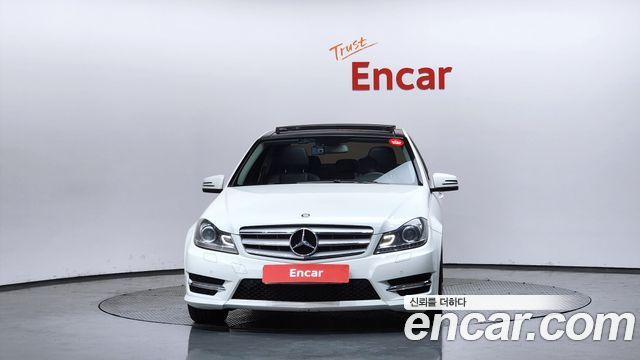 Mercedes-Benz C-Class C200 CGI AVANTGARDE — пробег 79 000 км — фото 3 из 5