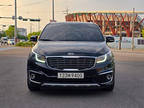 Kia Carnival 9-seater Luxury — пробег 110 000 км — фото 3 из 5