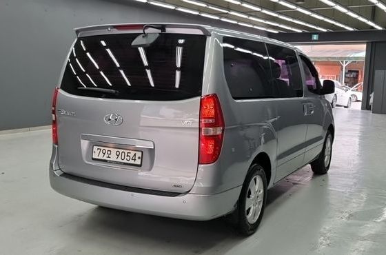 Hyundai Starex 4WD 11-Seater Wagon CVX Luxury — пробег 80 300 км — фото 2 из 5