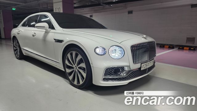 Bentley Flying Spur 4.0 — пробег 28 464 км — фото 3 из 5
