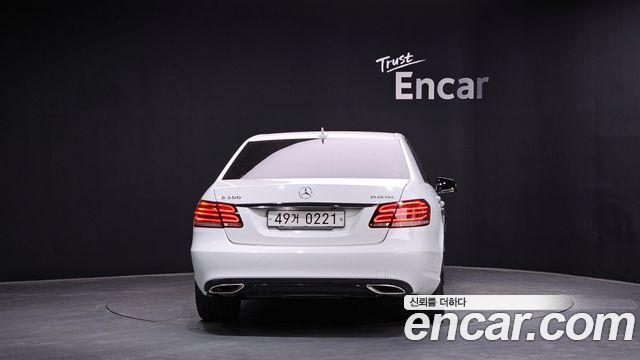 Mercedes-Benz E-Class E220 Bluetec Avantgarde Sport — пробег 78 377 км — фото 4 из 5