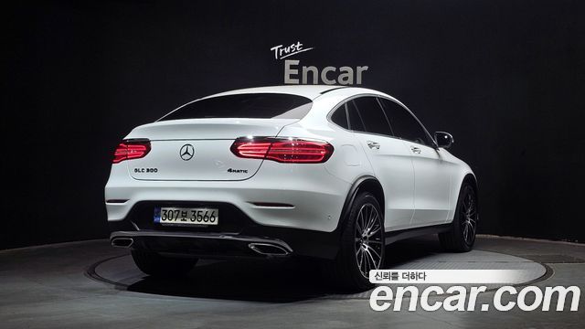 Mercedes-Benz GLC-Class GLC300 4MATIC AMG Line Coupe — пробег 32 467 км — фото 2 из 5