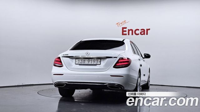 Mercedes-Benz E-Class из Кореи Encar