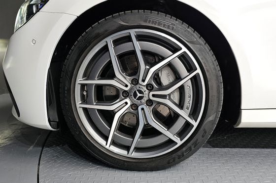 Mercedes-Benz E-Class E220d 4MATIC AMG Line — пробег 85 689 км — фото 5 из 5