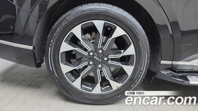 Kia Carnival 9-Seater Hi-Limousine Signature — пробег 72 590 км — фото 5 из 5