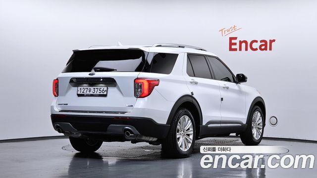 Ford Explorer 2.3 LimIted 4WD — пробег 24 619 км — фото 2 из 5