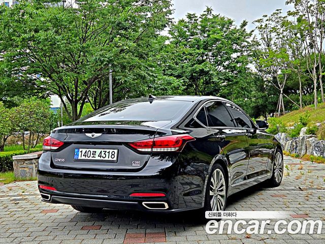 Hyundai Genesis из Кореи Encar