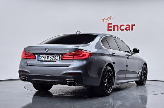 BMW 5-Series 530i M Sport Package Plus — пробег 120 325 км — фото 2 из 5