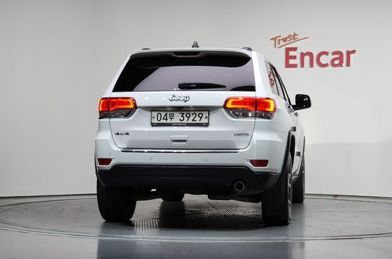Jeep Cherokee 3.6 Limited WK2 — пробег 109 760 км — фото 4 из 5