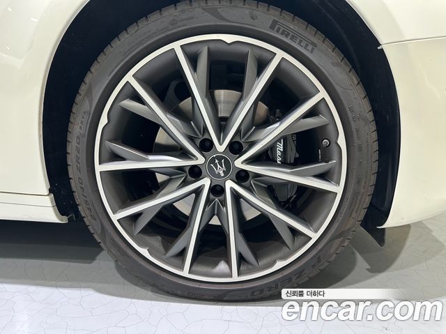 Maserati Ghibli из Кореи Encar